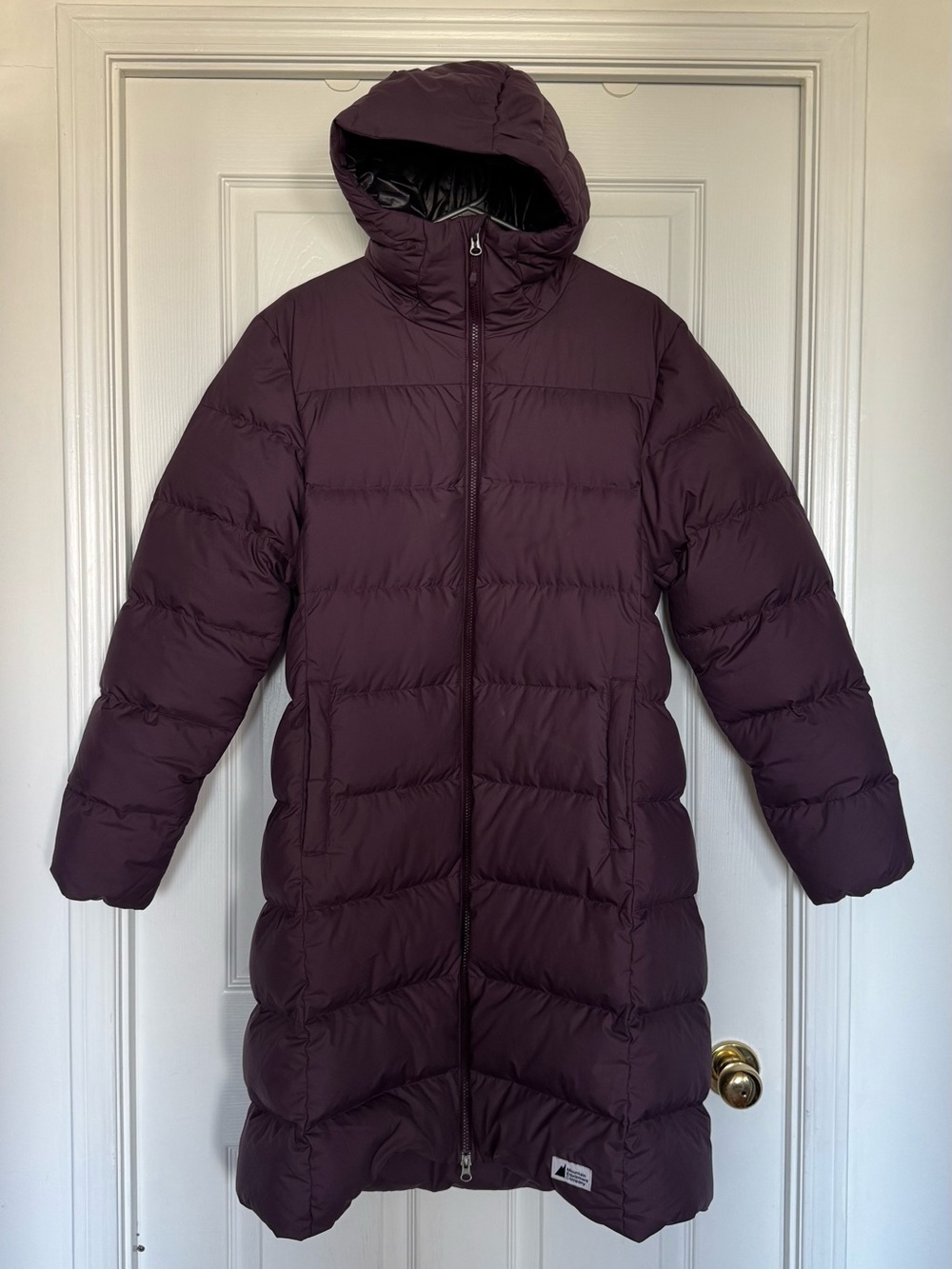 MEC Tremblant Long Hooded Puffer Coat in Deep Plum